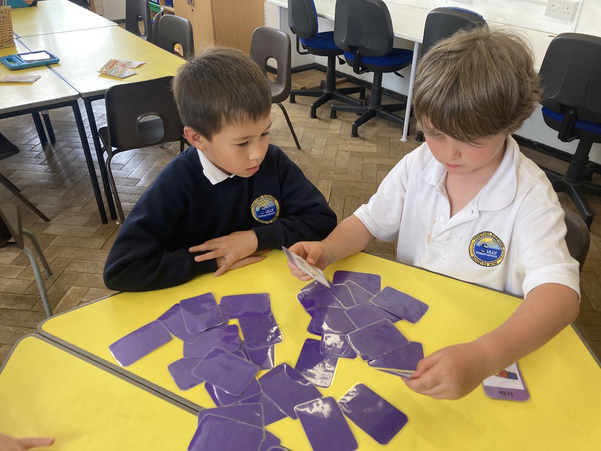 SullyPS's tweet photo. We have been practising our Welsh in #SPSyear2 and have had a real Siop Deganau outside! Children loved reading their new text, painting pictures of Teganau, choosing from our Bocs Cymreig and even playing Welsh pairs! #SPSLLC #SPSWelsh #SPSambitious #SPSoutdoorlearning https://t.co/hx7cuurDrw