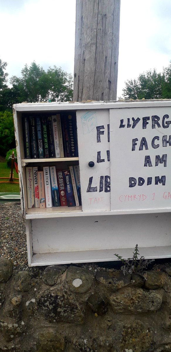 LZellas's tweet photo. Near Abererch.
#streetlibraries https://t.co/9y2ylKgPWS