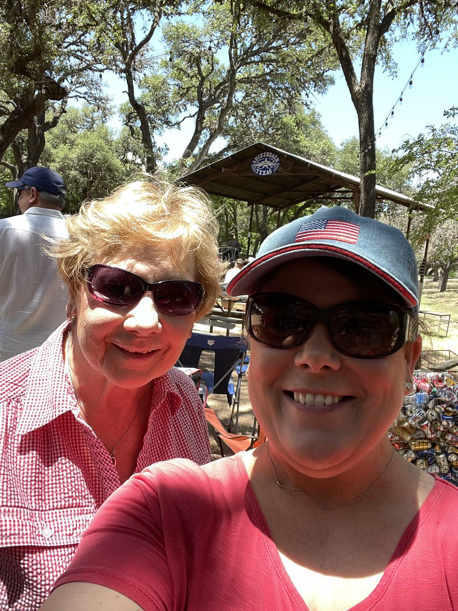 lrich_99's tweet photo. #HEYSummer☀️🇺🇸
Let’s go to Luckenbach, Texas! 
#Americana 
#Texas 
#Givemesomegoodmusic
#HillCountryRevival https://t.co/gJVdo2H8qg