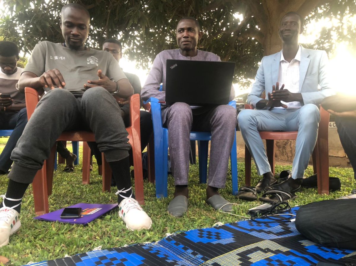 Actionjusticee1's tweet photo. Retour en images de la discussion sur la transition Energitique en collaboration avec la Fondation Heinrich Böll - Sénégal et le @Clubvert de ESEA ex ENEA.
«Wakhtan guir sopi doxalin, arr sunu alaam» #protectnature #energiesolaire #transitionenergitique https://t.co/6h2cbcllb7