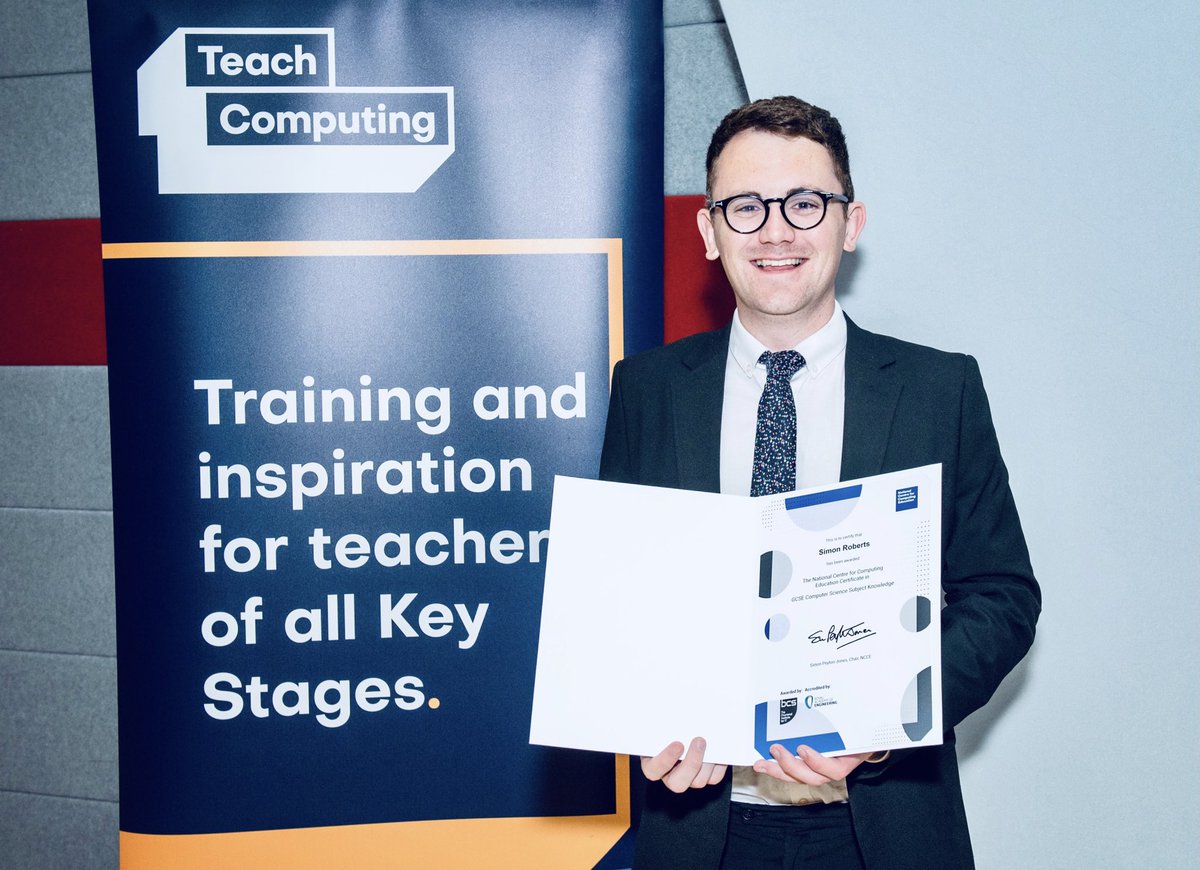 SRoberts_NCCE's tweet photo. Great to meet so many inspirational teachers at the York #csagraduation last week π¨βπ«. Thanks for listening to me present too! #changingtheworld #computing #computerscience @WeAreComputing https://t.co/xe67CgCUZw