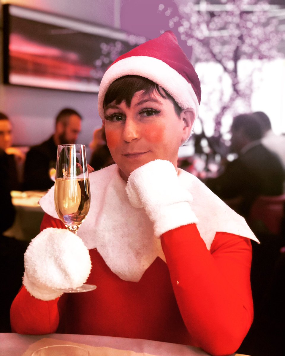 TheRealElfTommy's tweet photo. Wishing everyone a safe and relaxing 4th of July! Cheers π₯β€οΈ
#4thofJuly #ChristmasinJuly #TheRealElf π https://t.co/yeuCs0sIZ3