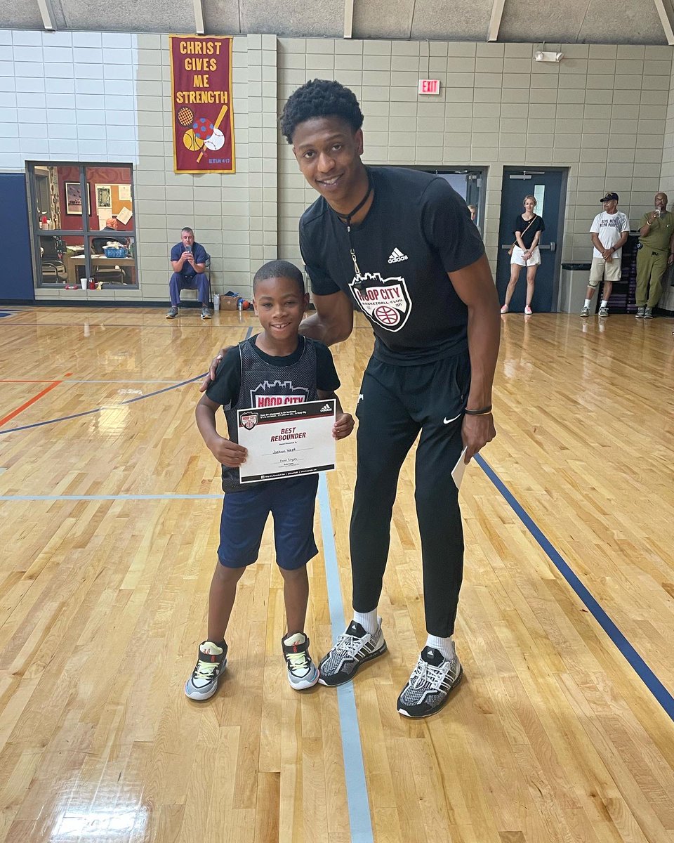 HoopCityBC's tweet photo. Congratulations to our award winners at last week’s Hoop City Summer Camp!  Thank you to Coach Douglas (@willj_uup21) for coming back and working camp with us. The kids look up to him as a great role model. 

#hoopcitybasketball #901memphis #901hoops #hoopcity #memphistn https://t.co/65vhWb0F1U