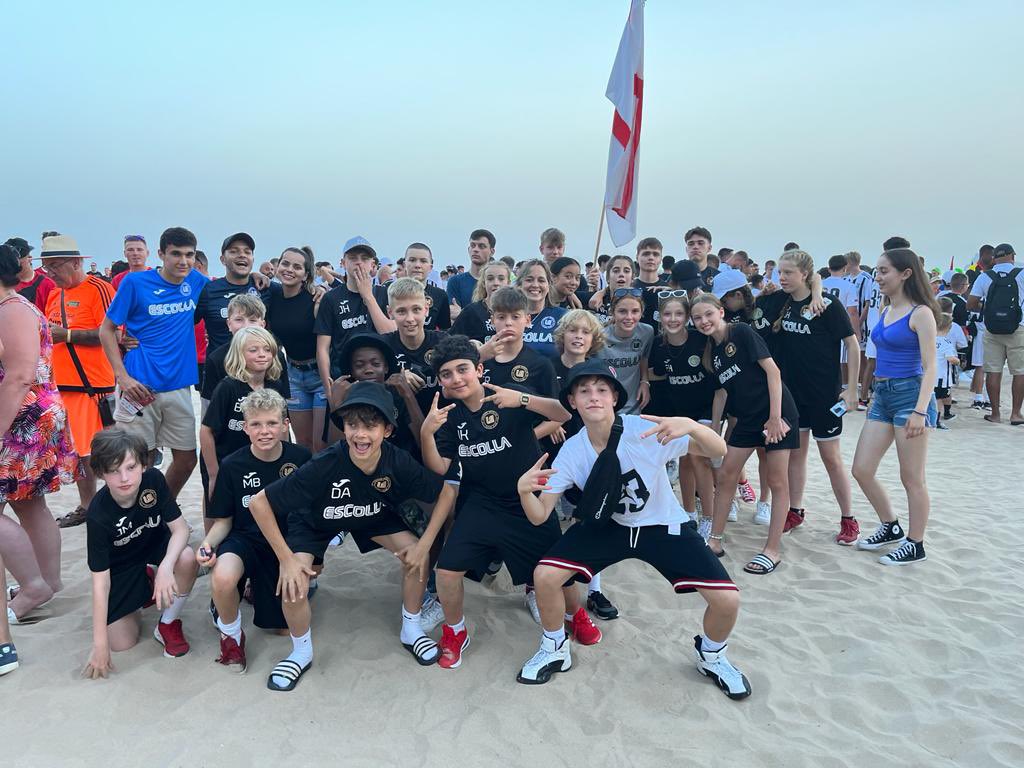 EscollaFutsal's tweet photo. Opening Ceremony 🎉 🏴󠁧󠁢󠁥󠁮󠁧󠁿

#TeamEscolla having some fun! https://t.co/Wzo5gIKTmx
