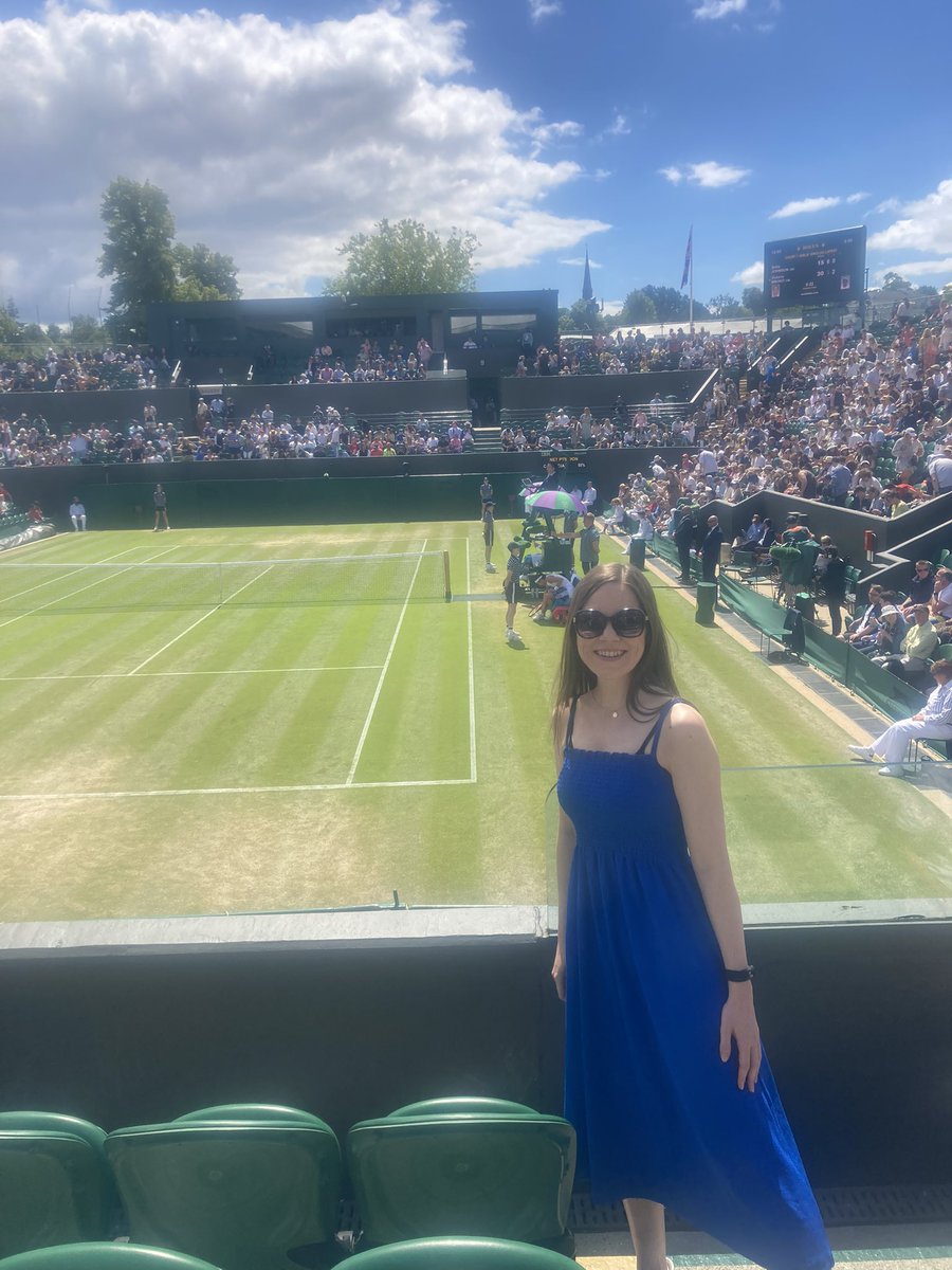 KHClem's tweet photo. An ace day at #Wimbledon2022 on #MiddleSunday. Loved soaking up the atmosphere in the grounds in this 100th year of #CentreCourt - and watching some smashing tennis, too! #TennisPuns 🎾🍓☀️ https://t.co/lmAw9R5vhb