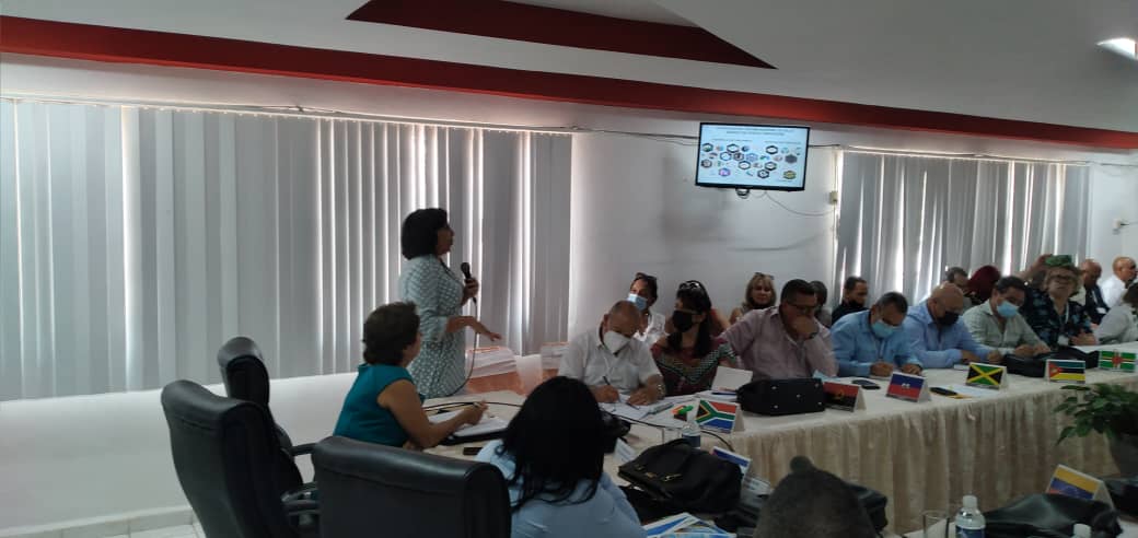 La <a href="/unidad_central/">Unidad Central de Cooperación Médica</a> es sede de la XX reunión de los jefes de Brigadas Médicas en el exterior que se realiza del 4 al 9 de julio. El encuentro cuenta con la presencia de los viceministros de #Salud: <a href="/PardoRegla/">Regla Angulo Pardo</a>, <a href="/TaniaMCruzHdez/">Dra.Tania Margarita Cruz Hernández</a> y <a href="/LuisFerNavarroM/">Luis Fernando Navarro Martínez</a>.  

#CubaCoopera