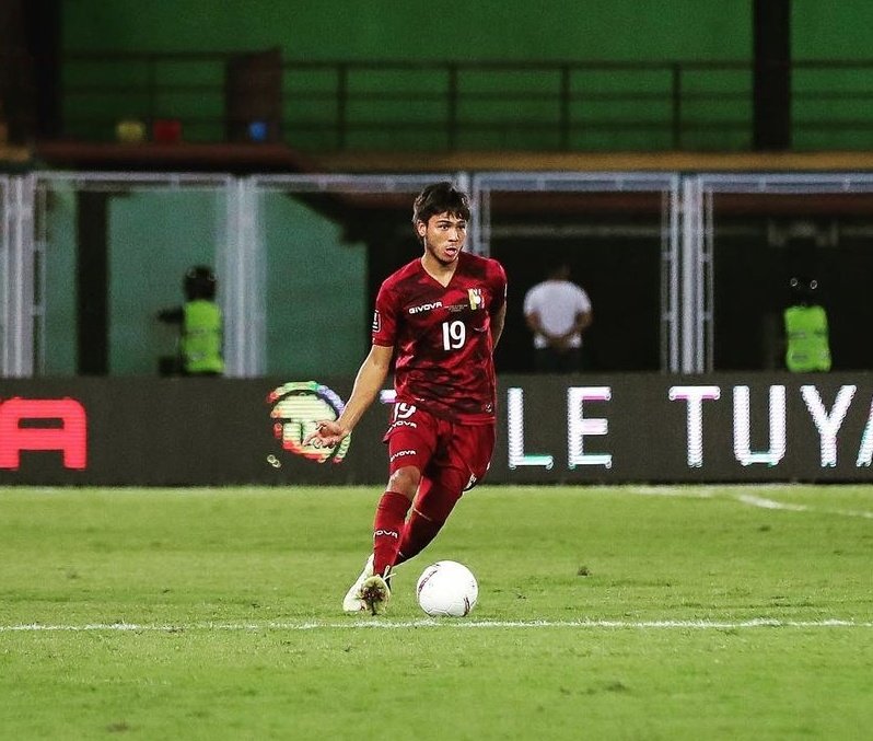 El jugador Telasco Segovia del Deportivo Lara NO ha recibido ninguna oferta por parte del Ajax hasta ahora.