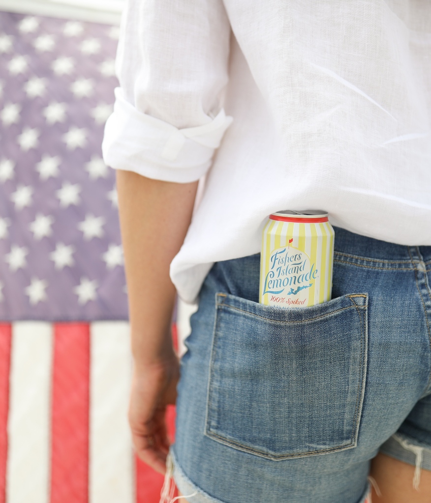 Family, Fireworks and Fishers! Happy Fourth of July 🎇🍋

#vodka #whiskey #alcohol #liquor #cocktail #cocktails #summerdrinks #drinksofsummer #fishersislandlemonade #fishersisland #cannedcocktail #rtd #readytodrink #drinkFIL #FourthofJuly