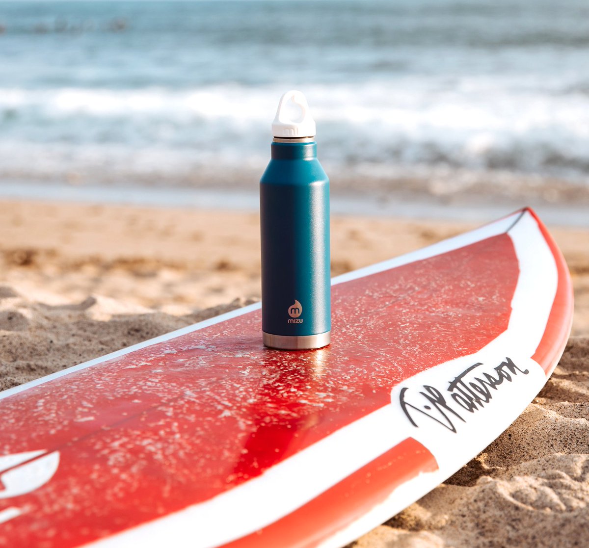 MizuLife's tweet photo. Happy Fourth of July! 🇺🇸 We hope you have a spectacular day celebrating our country with friends and family, good food, and fireworks. Party on!! 🎉

#mizulife #independenceday #usa #july #party #bbq #celebration #fourthofjuly #sustainable #reusable #patriotic #redwhiteandblue https://t.co/FUoH2ph7IX
