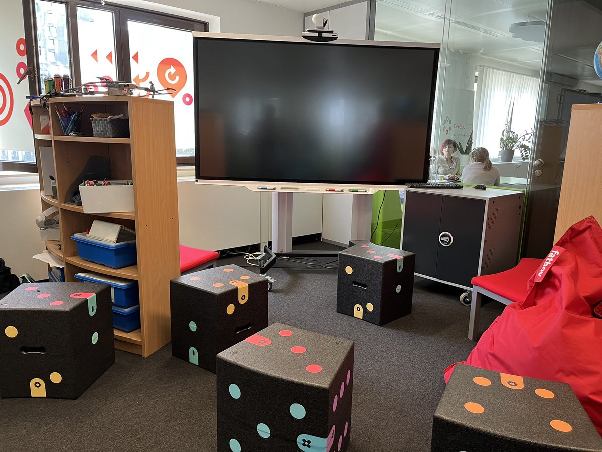 LourdesDelToro's tweet photo. Learning in Future Classroom Lab #fcl_ue @colegioelcabo
@CeipAraya  
@cepsantacruz
@OPEECanarias
@EducacionCan
@sepiegob
#CLFutureClassroom
#ErasmusPlus https://t.co/pCQwTEHcv1