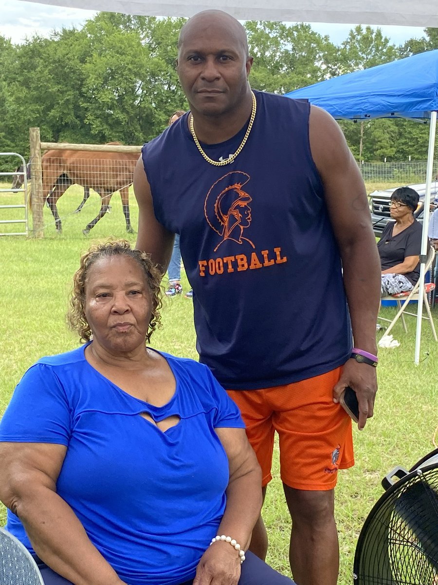 Reggie Barlow tweet media