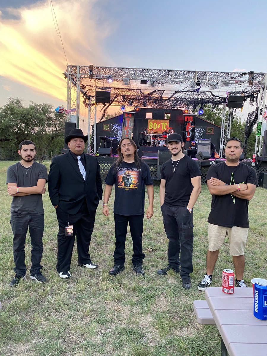 HFM played at Ragnar’s On The Compound ⁦<a href="/ragnars_otc/">RAGNAR'S ON THE COMPOUND</a>⁩    Sat. night July 2nd   video to come !  great show !