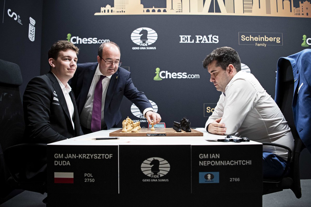 ChessbaseIndia's tweet image. Candidates 2022 Final round: Ian Nepomniachtchi destroys the field with 9.5/14, Ding Liren finishes second
Even though a clear winner was decided in round 13, the final round was a very exciting day featuring 3 decisive games.
Here&apos;s a quick recap of round 14, the final round: