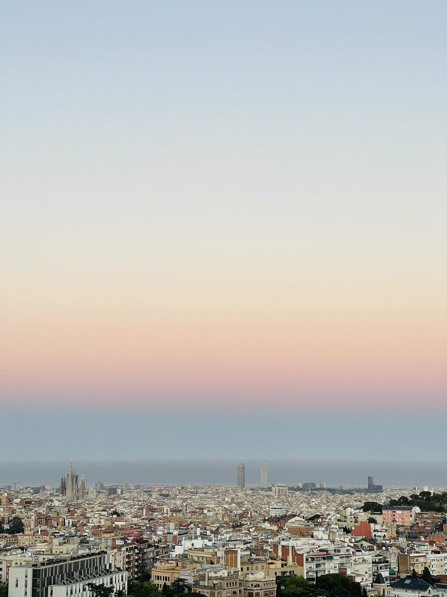 dpavl0vic's tweet photo. #Barcelona ✨ https://t.co/6cqFk65XZh