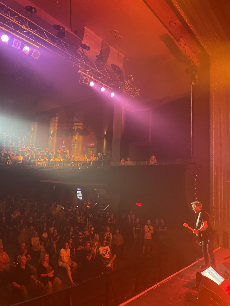 ColinJamesMusic's tweet photo. Thank you so much to the Montreal Jazz Fest for having us, and thank you to everyone who came to the show last night! Such a fun night with an amazing crowd!
#colinjames #montrealjazzfest #colinjamesmusic #openroadtour #colinjamestour https://t.co/rHA5xMorpU