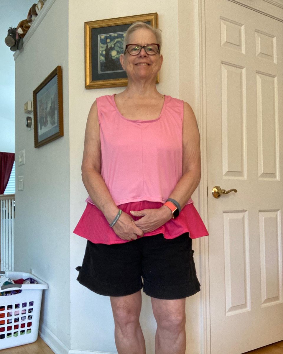 SuellenPhD's tweet photo. This shirt took forever to finish..but I’m ok with the final product. Pretty comfy for a warm day. #IMadeAThing https://t.co/sVfcMRCf9r