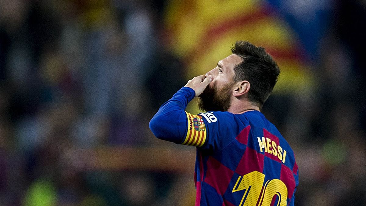 Benayadachraf's tweet photo. في برشلونة هناك ملك واحد ❤️👑 https://t.co/QSpD6P60n2