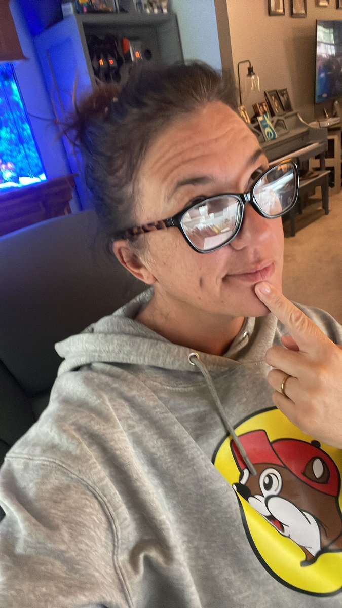 eloisaconde77's tweet photo. Writing today. Yesterday was a 3300 word day and today is going just as well. About to work a muscle I haven’t worked in a hot minute and write a sex scene. Writing hot, monogamous scenes is the best. #treasurelost #writing #WritingCommnunity #5amwritersclub #amwriting https://t.co/ZOmsA9dDXB