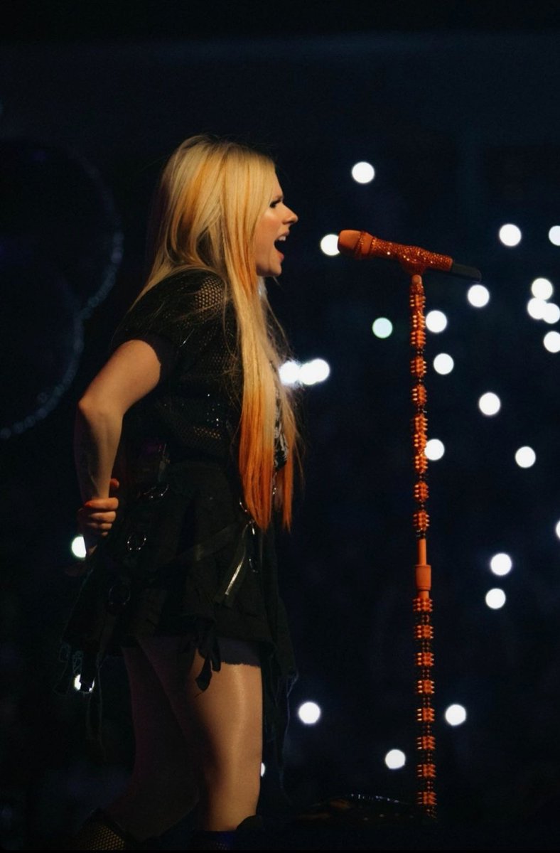 naomixlbs's tweet photo. #AvrilLavigne 🤍 https://t.co/yJZfceVp1t
