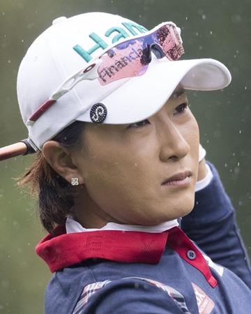 AmirAlhaj_ph's tweet photo. July 04, 1999 South Korean defending champion Se Ri Pak wins the most crowded playoff in LPGA history (6) in the Jamie Farr Kroger Classic #SeRiPak #OnThisDate #PR https://t.co/wpm3kga1sX