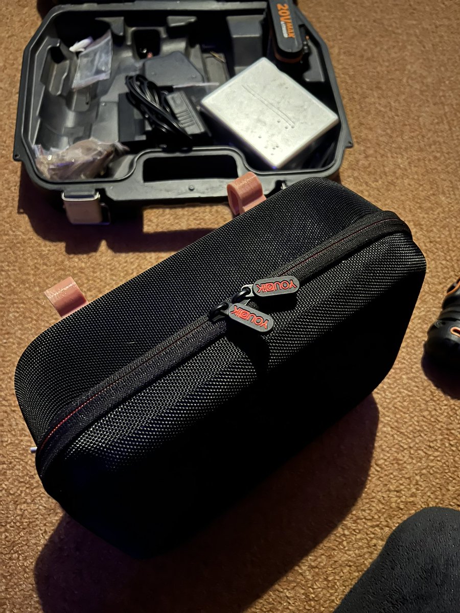 LittleJohn_RC's tweet photo. 3D Printed pannier clips finished. Just installed the first pair and they fit pretty good on these hard cases 👍 #DIYBicyclePanniers #3DPrinting #FLSunQQSPro https://t.co/Ncfvtbwjlw