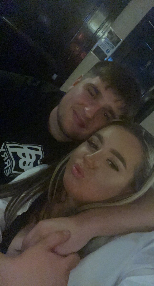 amyboyd0's tweet photo. @paulsmith1717 happy bday smudger!! hope you have had the best day💙 https://t.co/SMcpEcL7Ix
