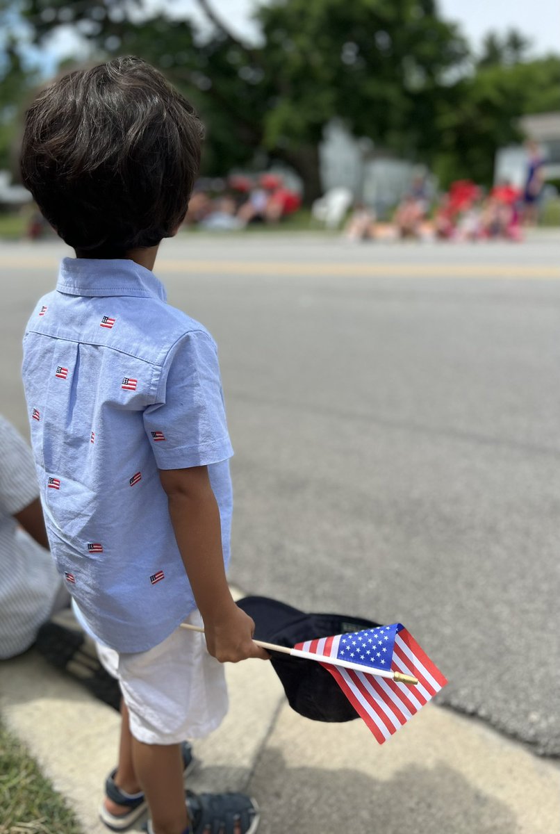 asmamk's tweet image. Took my sons to see the parade in my hometown this morning. 

1.5 hours away on the other side of Chicago - a bloody horror in Highland Park. 

On America’s birthday - I cannot stop thinking - dear God - what have we become…