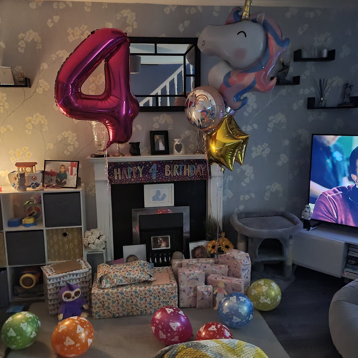 kellyrawding85's tweet photo. All ready for my little lady willow ann in the morning 🥳🎁❤ xxx @Zozobagins89 https://t.co/NLjNKWcFXl