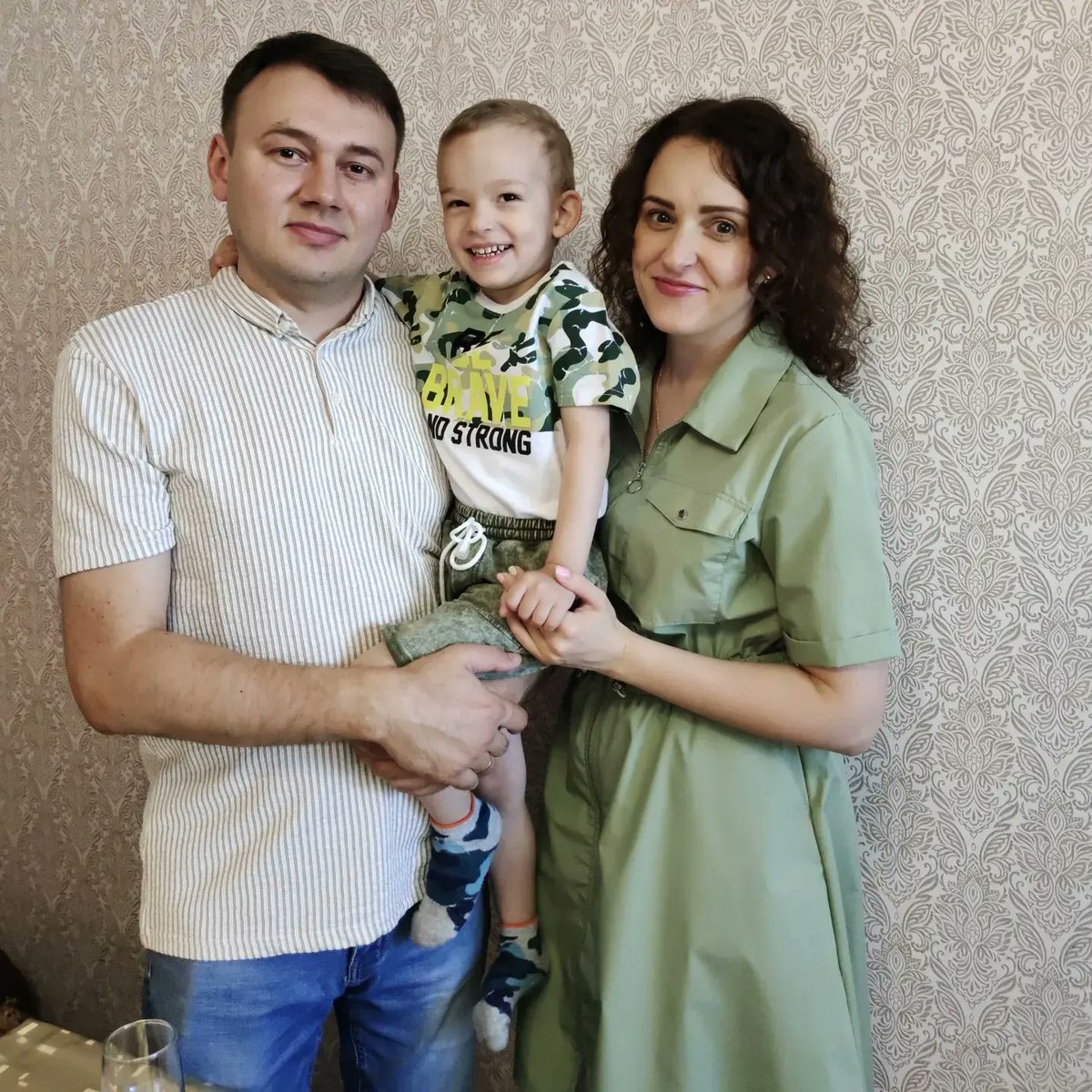 DAYMUZ's tweet photo. Как быстро пролетают дни...
Тебе сегодня ровно три,
А, кажется, ещё вчера
Звучали первые слова.
На радость близким ты растёшь,
Любовь и счастье им несёшь.
Пусть детство дарит чудеса.
Пусть охраняют небеса! https://t.co/46uhmMeV72
