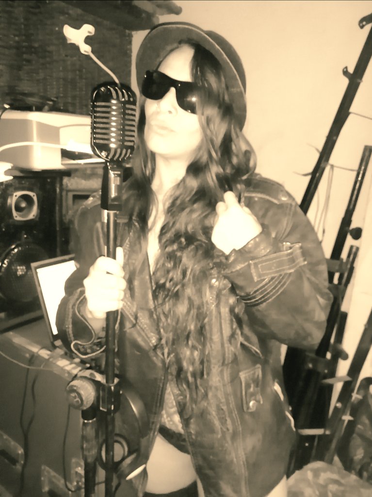 BloomGanesha's tweet image. I would rather stay with the guilt, than with the desire❤️