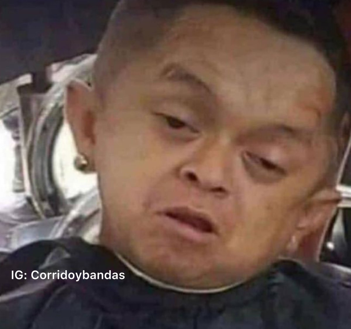 corridosybandas's tweet photo. Mi mente: no te duermas. 

Mi cara: https://t.co/VD5zBkBVnT