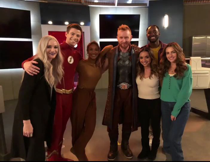 CW_TheFlashFRA's tweet photo. Comment avez-vous trouvé cette saison 8 ? https://t.co/8AJLntcX4R