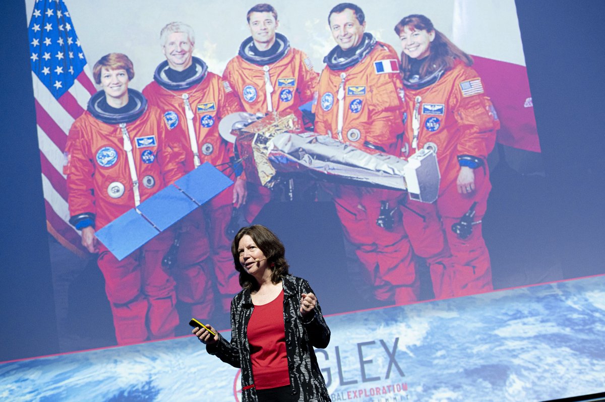 glexsummit's tweet photo. Space painel @glexsummit. #GlexSummit #whatsnext https://t.co/mZ07k9G4hF