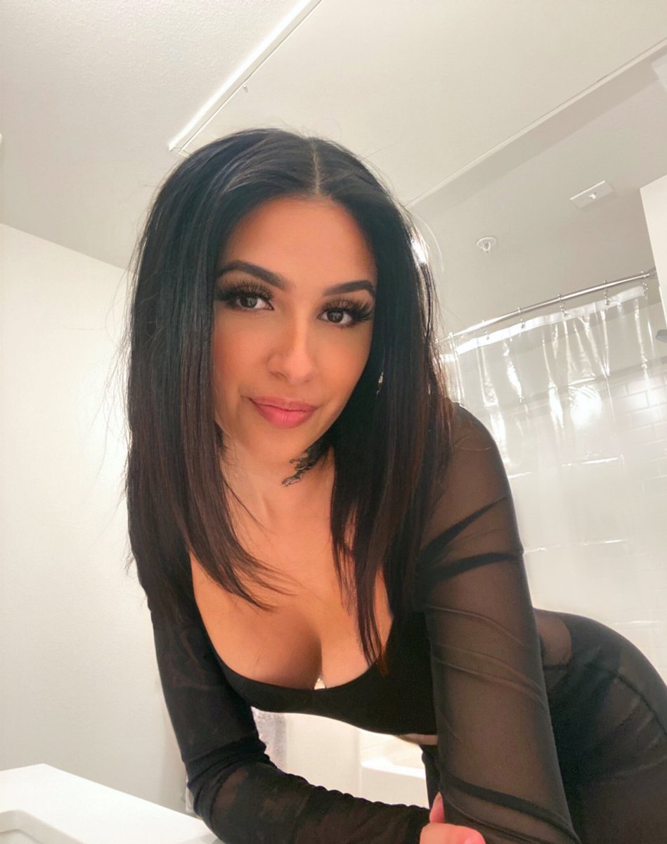 Sarah tweet media