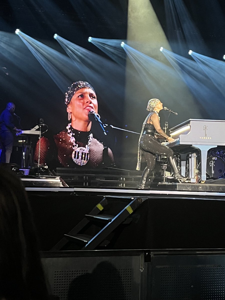 What a concert ⁦<a href="/aliciakeys/">Alicia Keys</a>⁩ in Madrid tonight