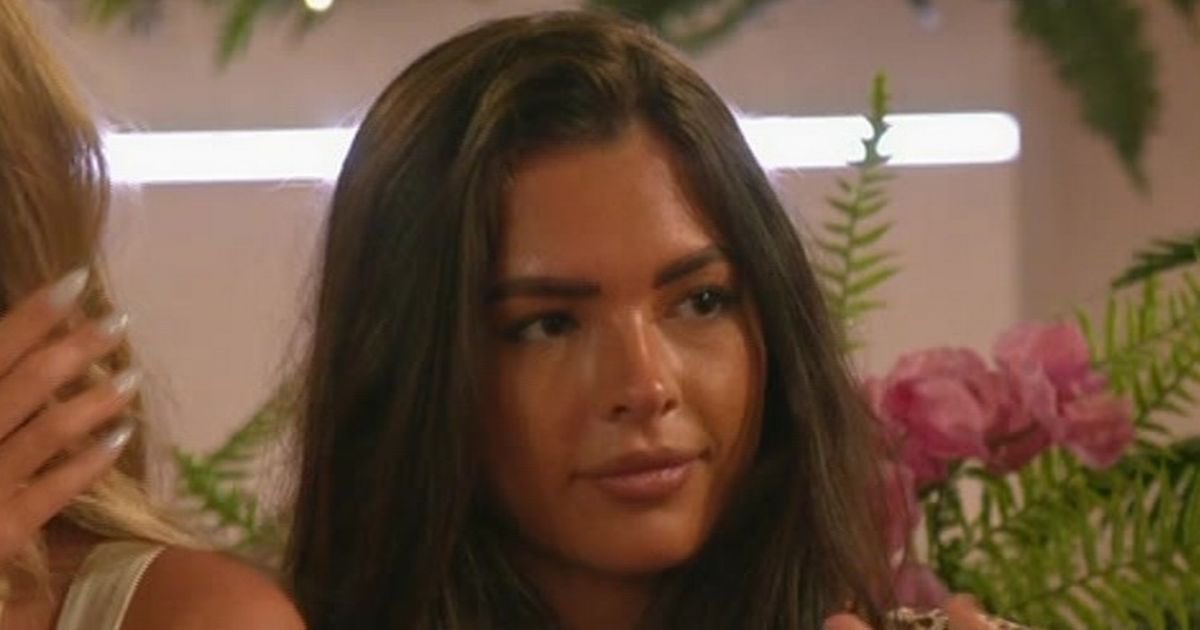 harsh__plays's tweet photo. The only guy that stayed loyal was called fake by everyone😭 #loveisland https://t.co/ucOW99z6Gs