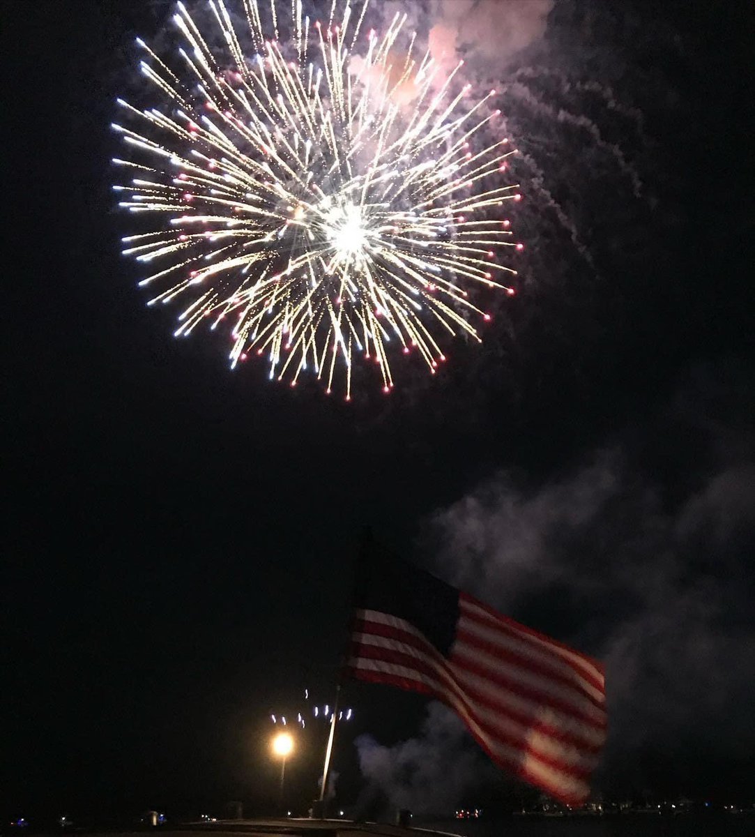 frankhawleydrs's tweet photo. Happy Birthday America! Enjoy this July 4th. We’re looking forward to our annual fireworks over the bay tonight.
#frankhawleydragracingschool #frankhawley #IndependenceDay #floridalife #smalltownfun #GodBlessAmerica https://t.co/B4B6ukS6Qw