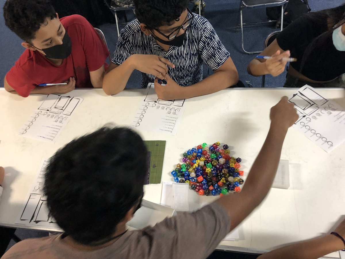 FenalMX's tweet photo. ¡Ven a jugar #DungeonsAndDragons a #Fenal33!
🐉🎲 Te esperamos hasta las 21:00 horas en la sala Efrén Hernández.
Si no sabes jugar, aquí puedes aprender. https://t.co/dZ1MiWasdV