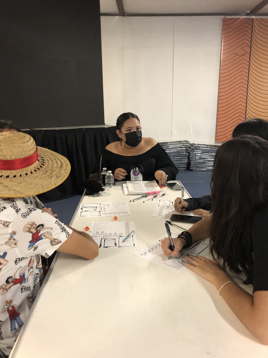 FenalMX's tweet photo. ¡Ven a jugar #DungeonsAndDragons a #Fenal33!
🐉🎲 Te esperamos hasta las 21:00 horas en la sala Efrén Hernández.
Si no sabes jugar, aquí puedes aprender. https://t.co/dZ1MiWasdV