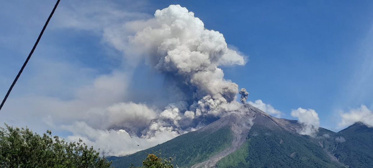 William_Chigna's tweet photo. PDC’s Volcán de Fuego 04/07/2022🌋🌋 https://t.co/i6RT06rXcd