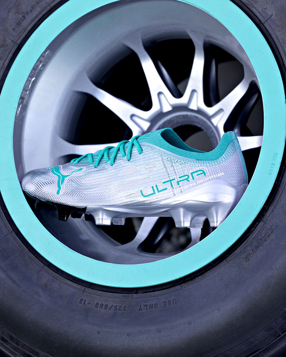 B24PT's tweet photo. PUMA lançou umas chuteiras de edição limitada inspiradas na @MercedesAMGF1 🔥 https://t.co/PGFbP8PP0z
