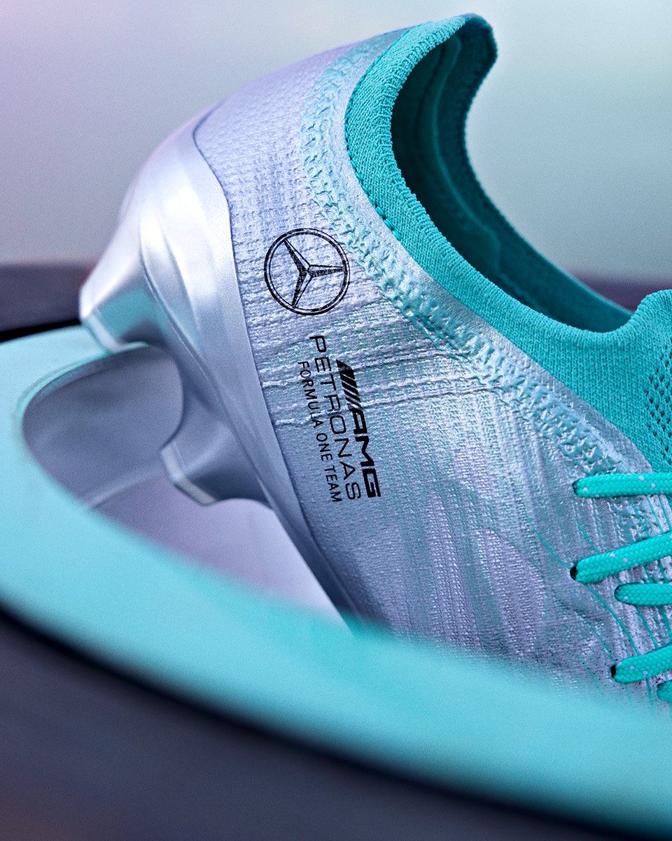 B24PT's tweet photo. PUMA lançou umas chuteiras de edição limitada inspiradas na @MercedesAMGF1 🔥 https://t.co/PGFbP8PP0z