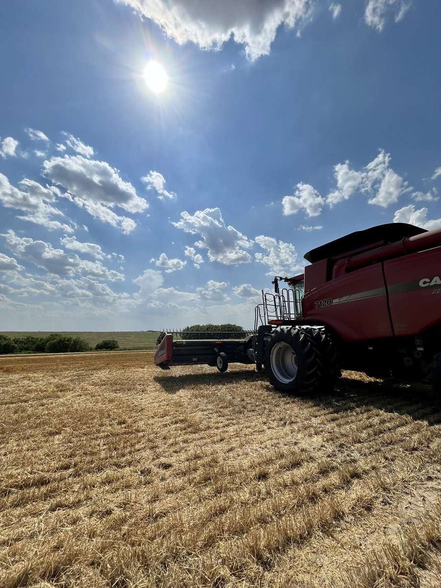 peitzensen's tweet photo. Happy 4th of July! #wheatharvest2022 https://t.co/RKRN61KlfS