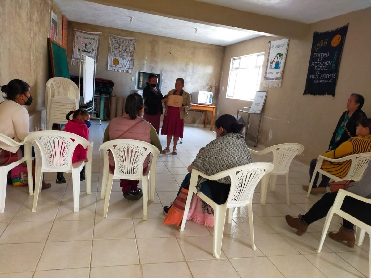 MISOCA_AC's tweet photo. Procesos de reflexión con jóvenes para prevenir la violencia a las mujeres por motivos de género, en Nopala-Hidalgo.
#PromesaAvon #misocaac #ViolenciaDeGénero #AvonMexico https://t.co/2hRRzaBxob