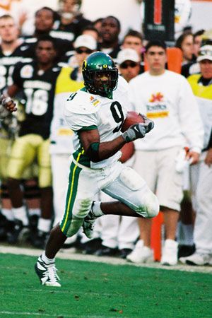 NWSportsWatch's tweet photo. 9. DAYS. 🦆🏈

#BellottiEraCountdown #GoDucks #NWSW
@oregonfootball 
Pictured: Maurice Morris https://t.co/8cBjo606tX