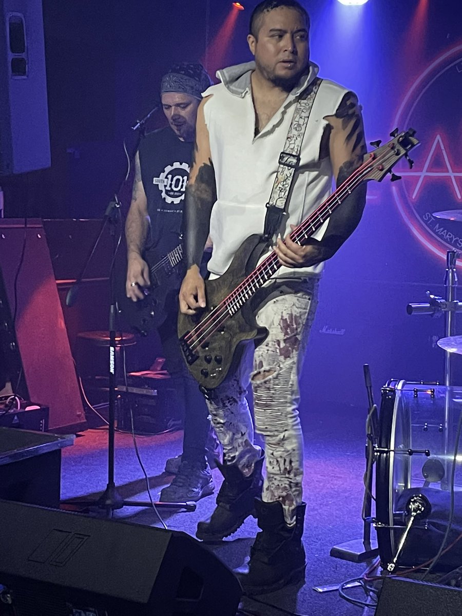 SardesonTracy's tweet photo. Pictures I took of @Thecrownedmusic from Last Nights Show!!
We all had such a blast, and it was so great to see all my Metal Family and Friends.
#Metal #MetalLife #MetalMusic #MetalGirl #MerchGirl #LiveMusic #Concert #Show #Party #SundayNight https://t.co/gGNxm4YC2i