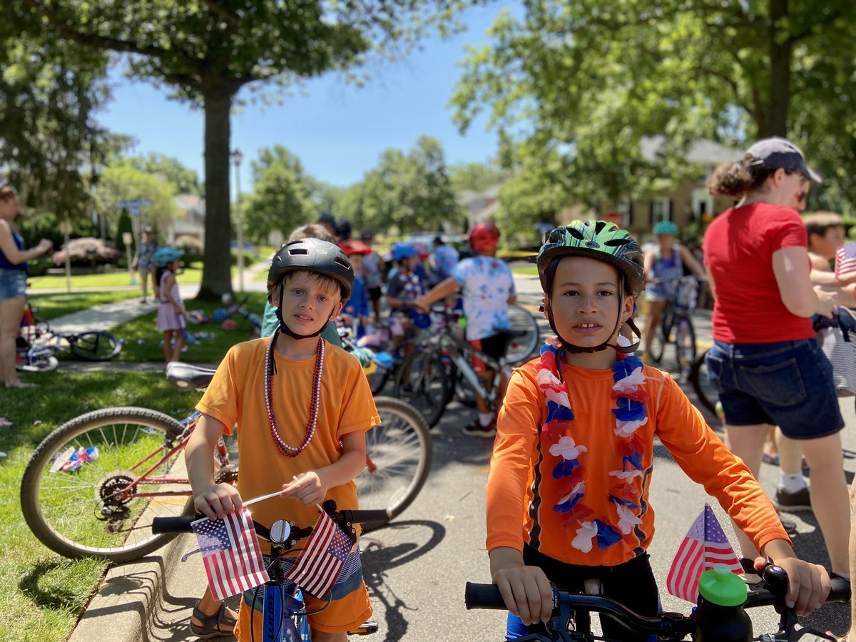 brandimarkham's tweet photo. Celebrating the 4th with the neighborhood parade &amp; pool party! https://t.co/UZzVa349Em