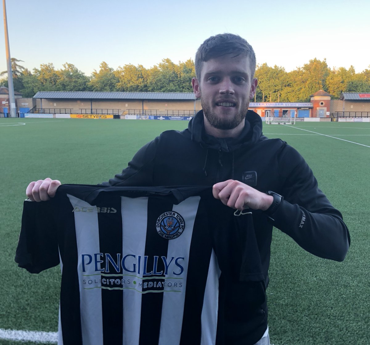 ✍️ | 𝗡𝗘𝗪 𝗦𝗜𝗚𝗡𝗜𝗡𝗚!

<a href="/matt_neale11/">Matt Neale</a> joins The Magpies to become our latest new summer signing

Welcome Matt!

➡️ dorchestertownfc.co.uk/news/welcome-m…

#WeAreDorch ⚫️⚪