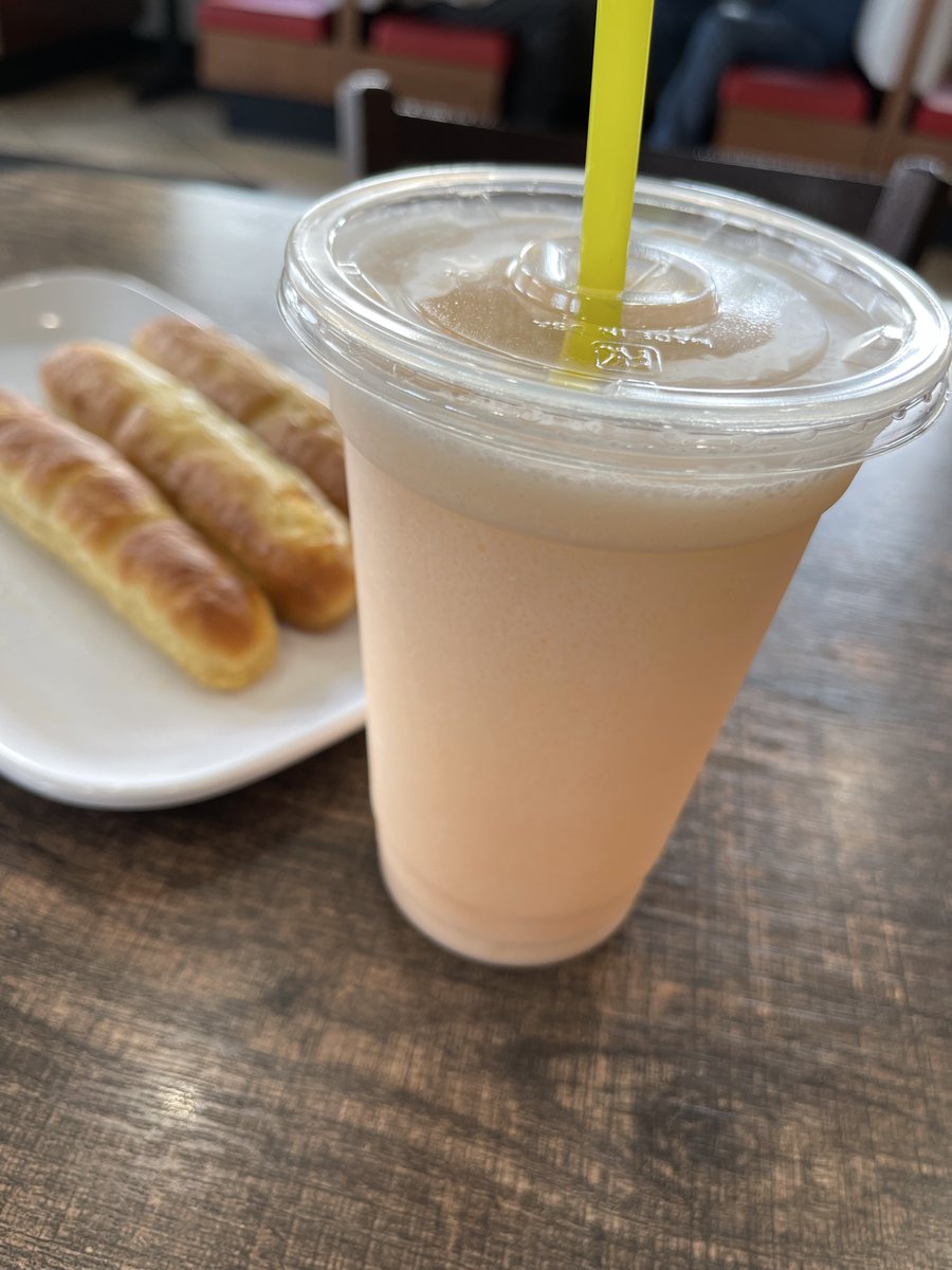kbrewFL's tweet photo. Tonight I’m @Fazolis trying two of their new items - Philly Cheesesteak Ravioli and Orange Frost Italian Ice! And a bonus - they gave me free passes to tonight’s Plant City fireworks show! @KeysRestaurants https://t.co/QwGAATbipK