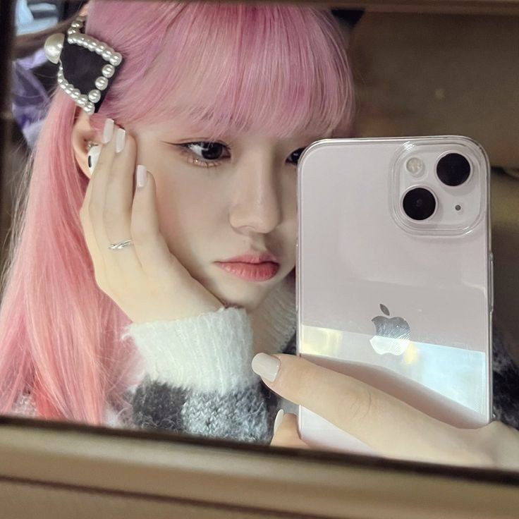 l3sbiprincess's tweet photo. Vi pessoas se apresentando, vou fazer também!

(🍰) Oioi! Meu nome é Bonniebell mas podem me chamar de Bonnie ou Jujuba! Espero fazer muitas amizades aqui e conhecer pessoas novas 💗 https://t.co/8tQ3V3ryRQ